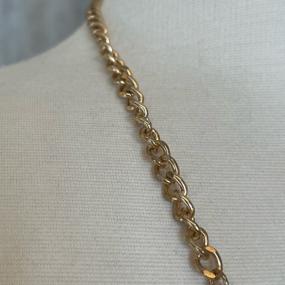 18” Chunky Teardrop Rhinestone Multi Tier Gold Tone Necklace Set with Earrings - Picture 12 of 14